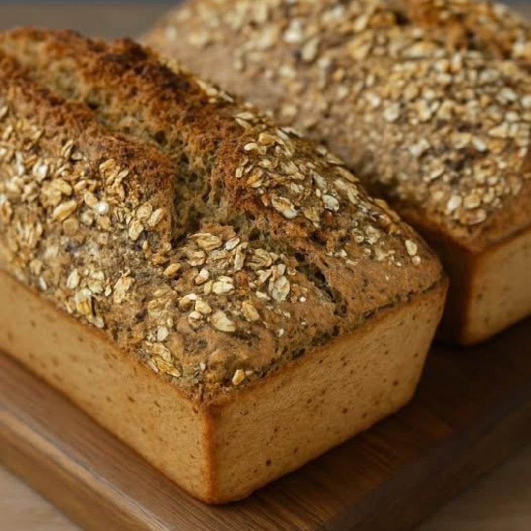 Chleb pełnoziarnisty z płatkami owsianymi